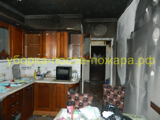 Кухня в квартире после тушения, был пожар